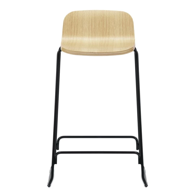 Normann Copenhagen Just Barstool Barhocker Mit Lehne - H 80 X L 46,5 X D 42 Cm - Sitzhöhe 65 Cm - Black/ Oak 4 Normann Copenhagen Just Barstool Barhocker Mit Lehne - H 80 X L 46,5 X D 42 Cm - Sitzhöhe 65 Cm - Black/ Oak – Bild 2